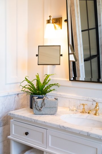 Kimpton Partners with Anthropologie to Alleviate Travel Wardrobe Pack-xiety Anthro x Kimpton Concierge 36